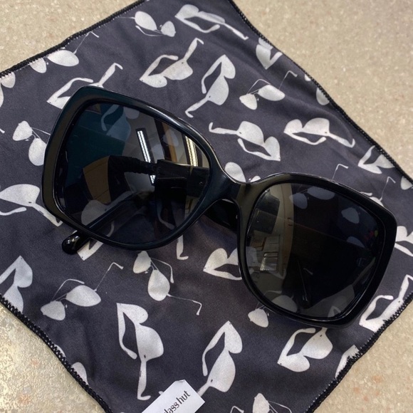 Burberry Sunglasses - Picture 2 of 3